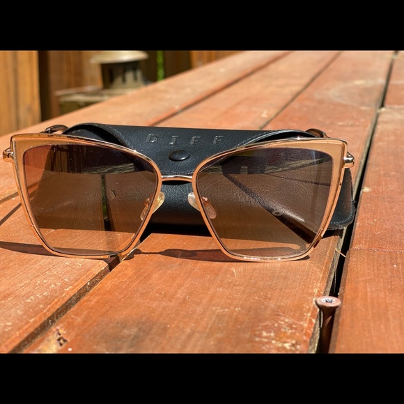 Diff Sunglasses, barely worn! Great condition! - Picture 4 of 7